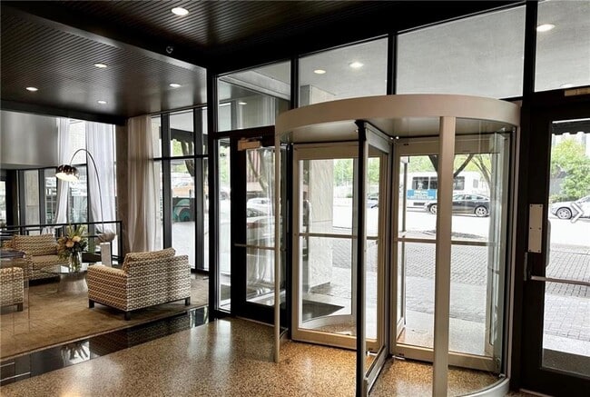 Building Photo - 620 Peachtree St NE