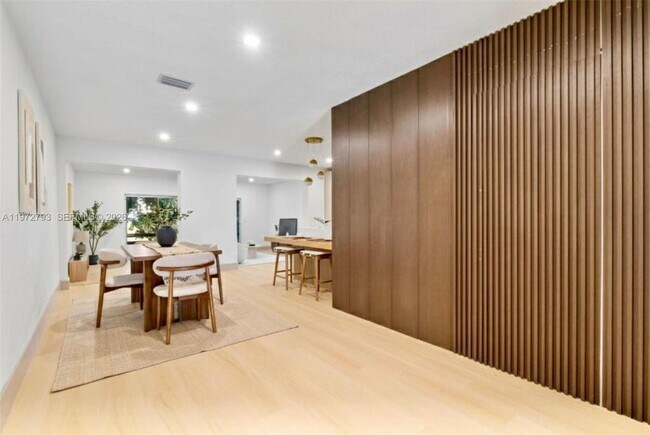 Building Photo - 1905 NW 62nd Terrace