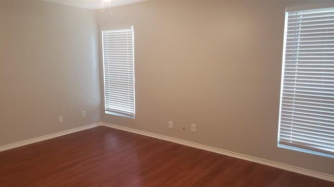 Building Photo - 371 Fantail Loop