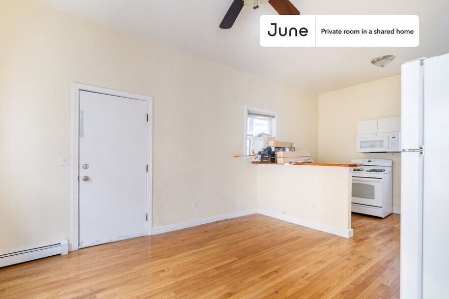 Building Photo - Room in Shared 2 bed/1 bath home
