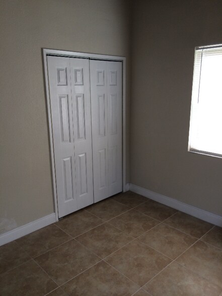 Building Photo - 3701 SW 48th Ave