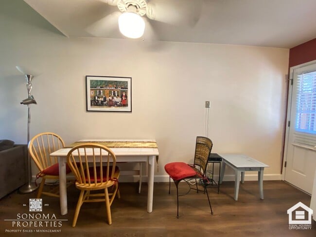 Building Photo - Furnished 2bd/2ba Condo!