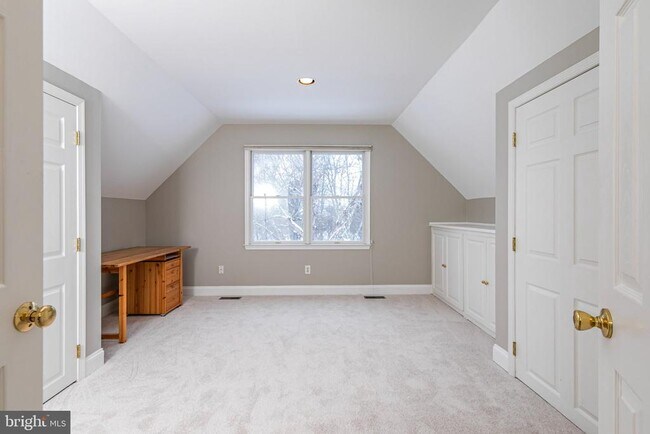 Building Photo - 497 Christopher Dr