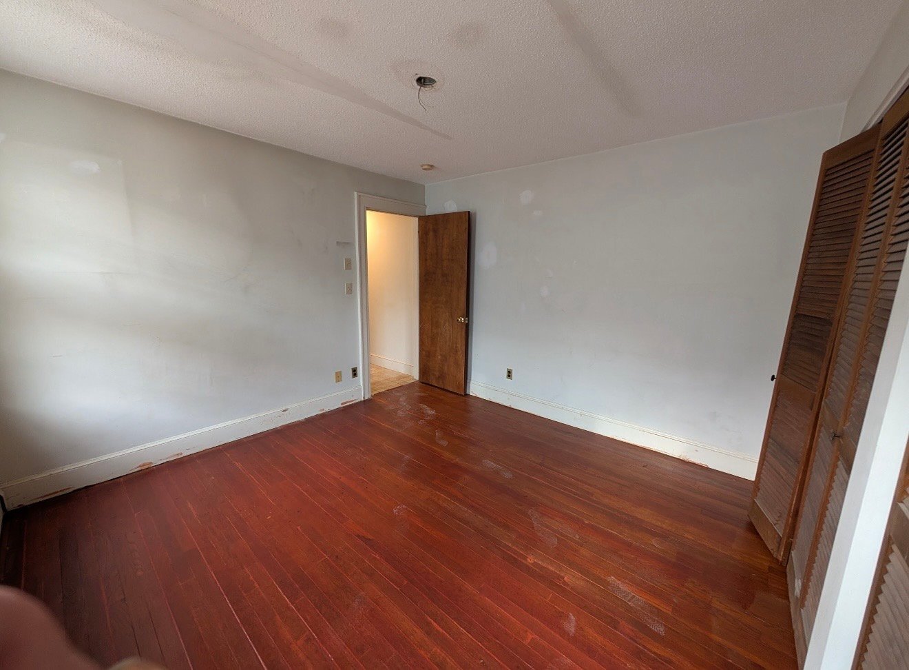Building Photo - 128 Grand St