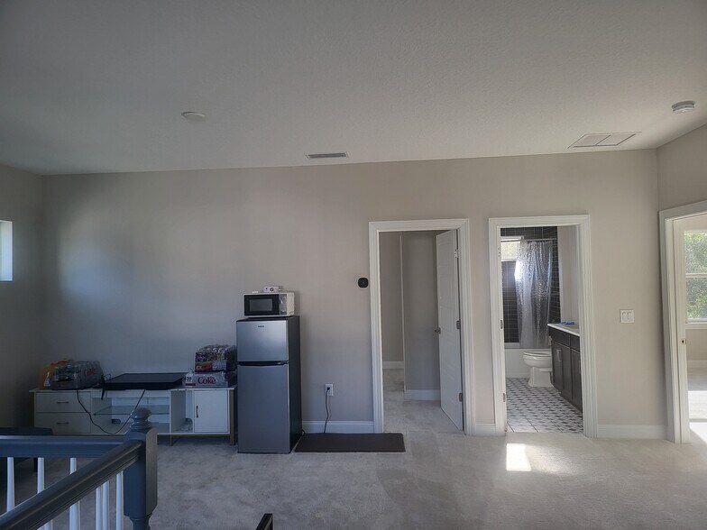 Building Photo - 10504 Silverbrook Trl