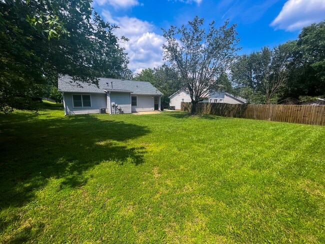 Building Photo - 3 bedroom, 2 bathroom ranch style home in Greensboro, NC