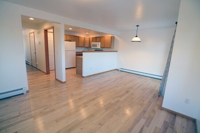 Building Photo - Midtown 3 Bed Condo with Bridger Views