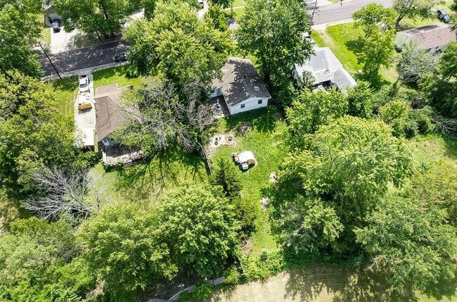 Building Photo - 805 Clinkscales Rd