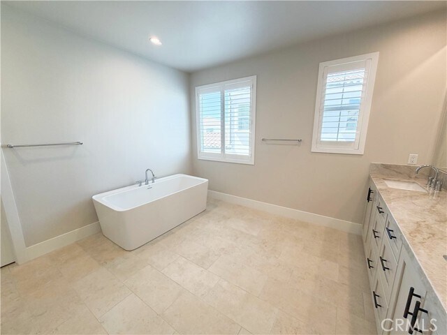 Building Photo - 115 Mossvine