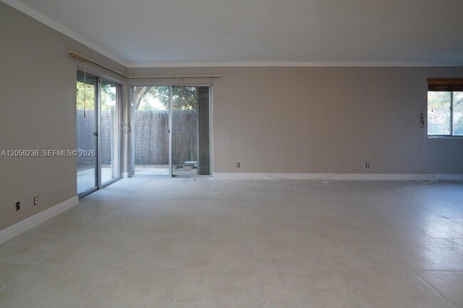 Building Photo - 1815 Fairview Villas Dr