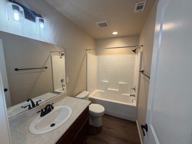 Building Photo - 1194 Velarde Cir
