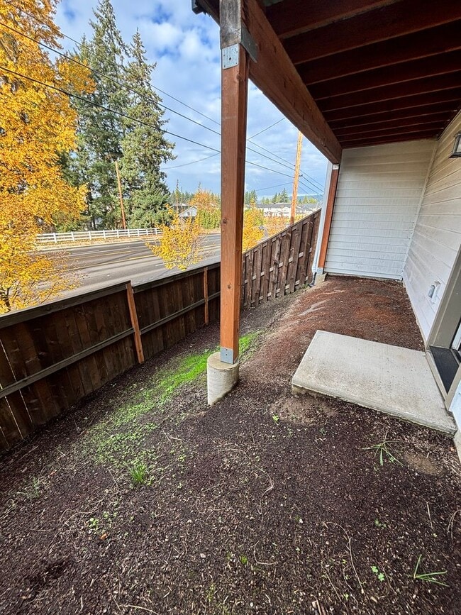 Building Photo - River Terrace townhome $500.00 off first month of rent!