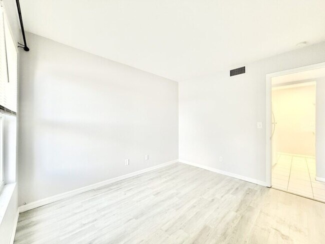 Building Photo - 1799 N Highland Ave