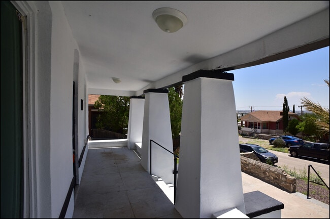 Building Photo - 2111 Portland Ave