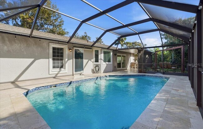 Building Photo - 6808 Friendship Dr