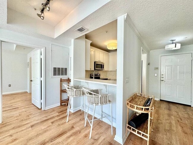 Building Photo - 800 S Dakota Ave