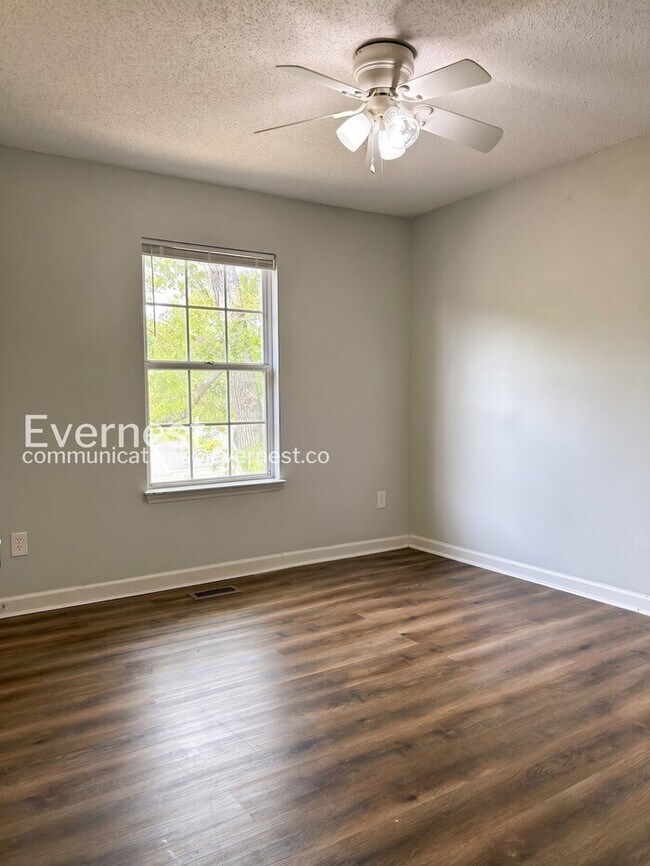 Building Photo - 9601 Marshbrooke Rd