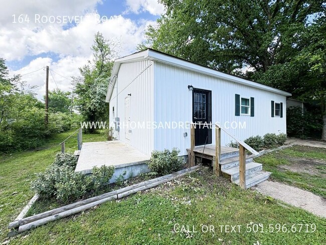 Building Photo - 164 Roosevelt Rd