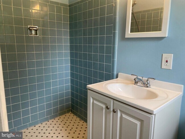 Building Photo - 13409 Doncaster Ln