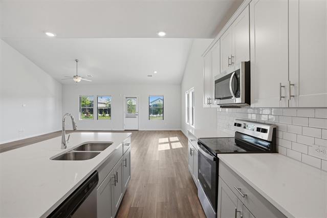 Building Photo - 3253 Cumby Dr
