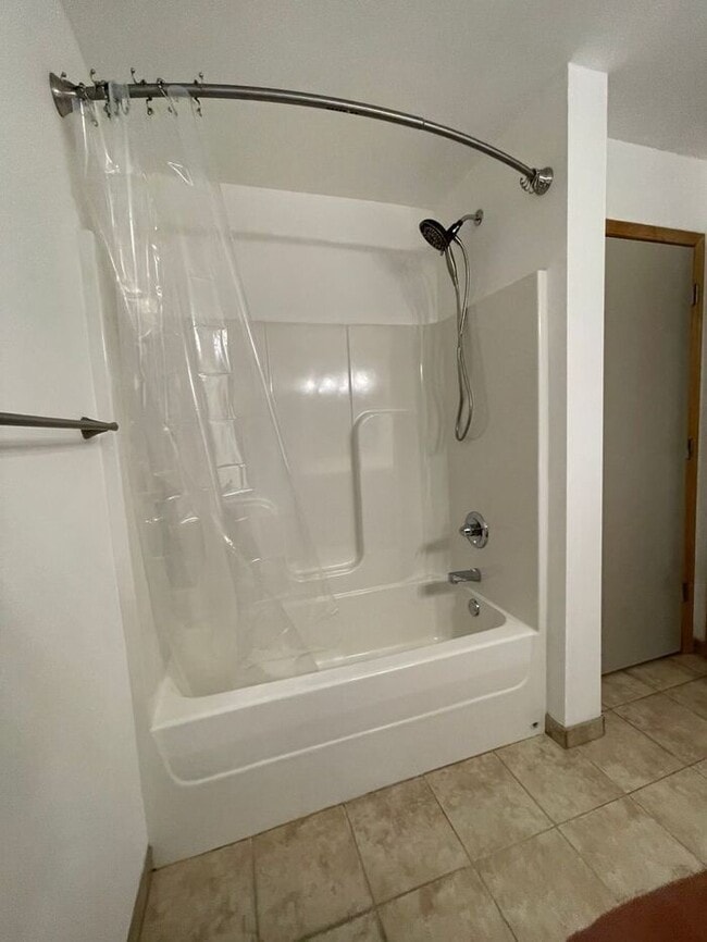 Building Photo - $2,000 | 3 Bedroom, 2.5 Bathroom Town Home | Pet Friendly* | Available for an August 1st, 2026 Mo...