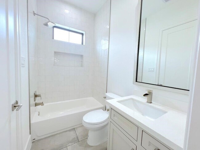 Building Photo - 2122 Blalock Rd