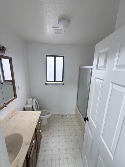 Building Photo - 306 E 900 N