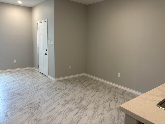 Building Photo - 3616 McDonell Ave