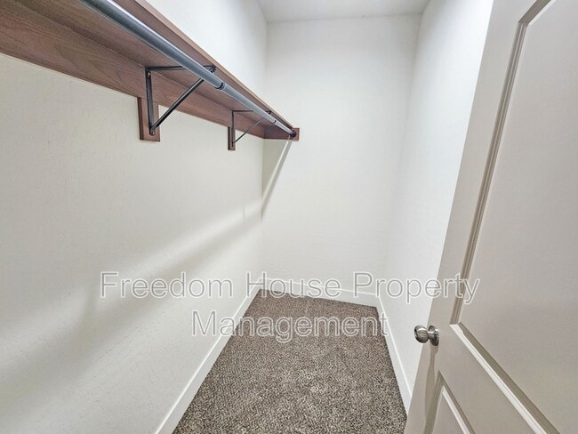 Building Photo - 1340 Arrowhead St