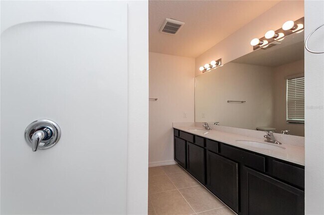 Building Photo - 2418 Caspian Dr
