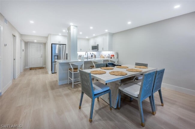 Building Photo - 6371 Pelican Bay Blvd