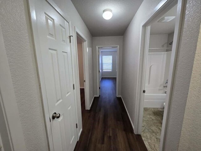 Building Photo - 1144 S Jaybird Ln