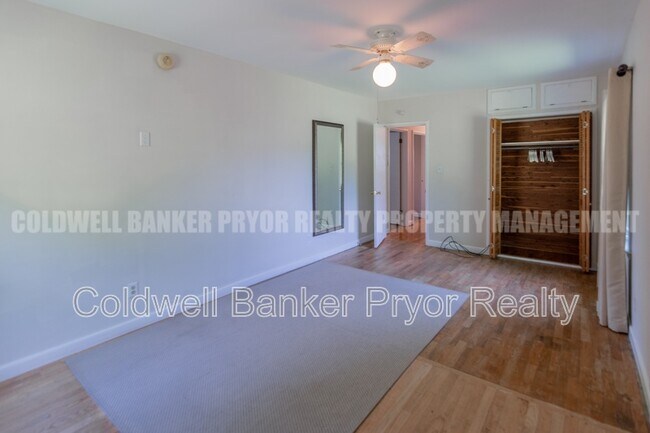 Building Photo - 4890 College Dr E
