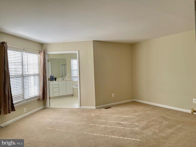 Building Photo - 12313 Tanalian Falls Ln