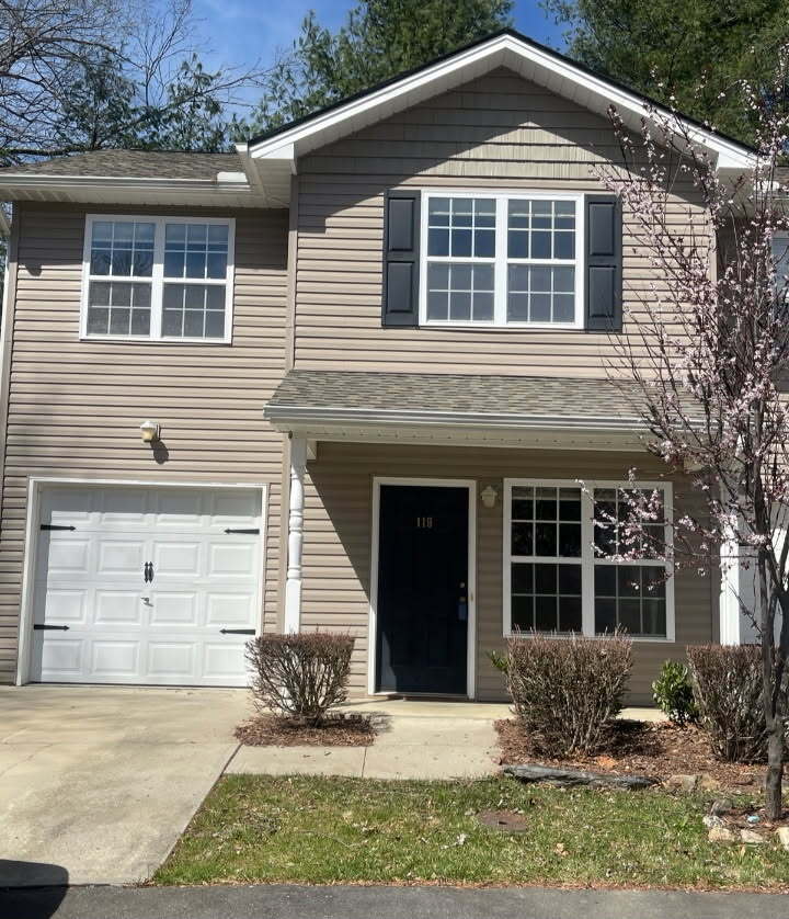 Building Photo - 119 Creekside Dr