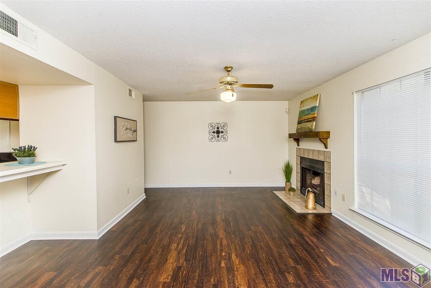Building Photo - 212 Antrim Dr