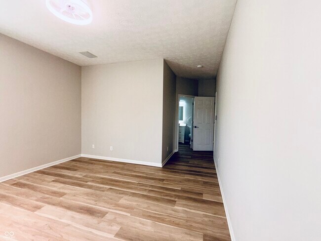 Building Photo - 13926 Forum Meadows Dr