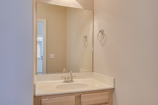 Building Photo - 200 Kline St NW