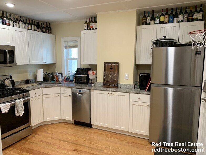 Building Photo - 41 Cross St