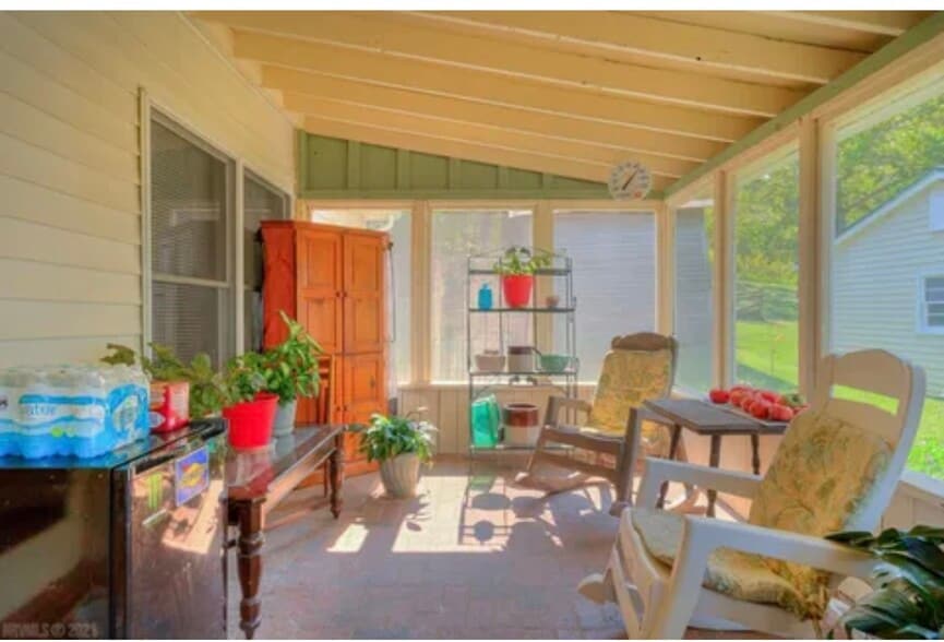 Sunny screened in porch greets you each day - 5163 Whitethorne Rd