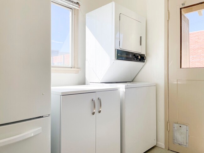 laundry room - 1017 S Stanley Ave