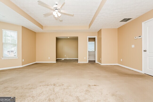 Building Photo - 257 Long Dr