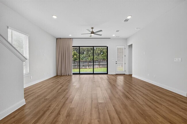Building Photo - 508 Pinnacle View Dr
