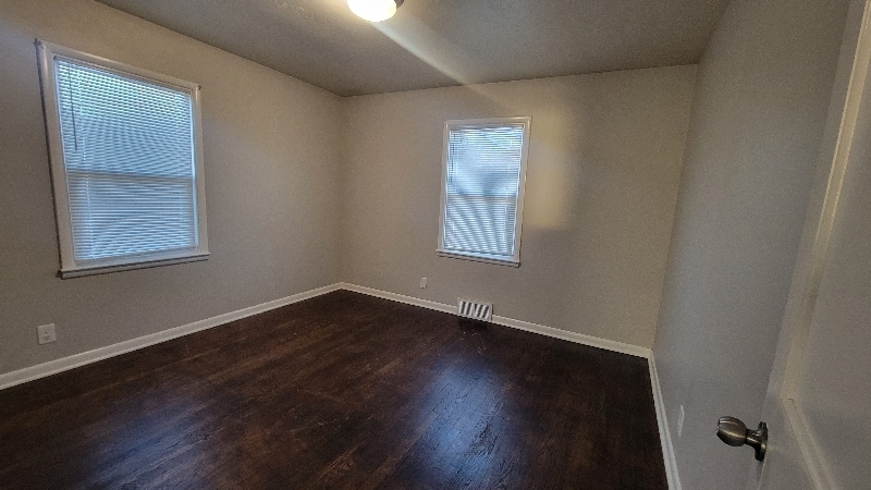 Building Photo - 4335 S 50th St