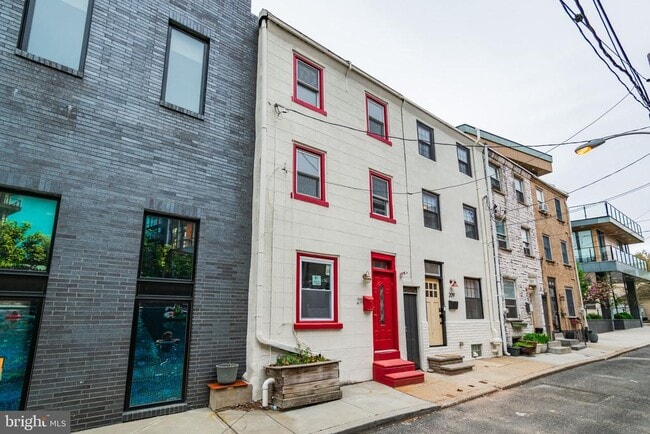 Building Photo - 211 W Stiles St