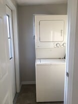 Building Photo - 1027 Hagle Park Rd