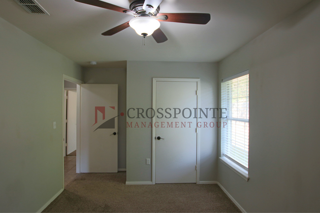 Building Photo - Updated 3 Bedroom 2 Bath Rental in Whiteho...