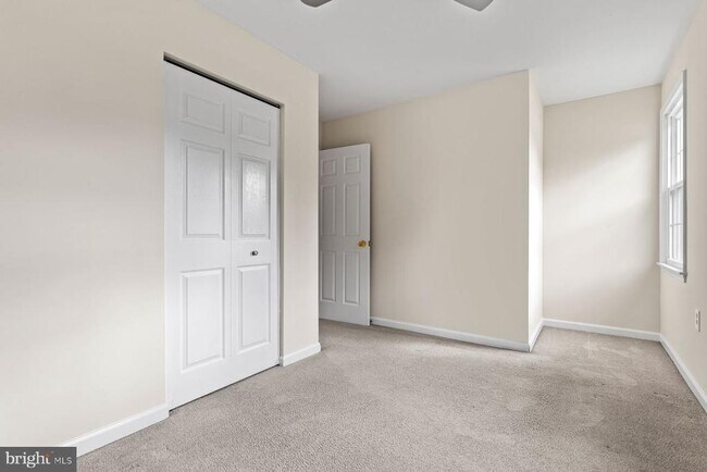 Building Photo - 10610 High Beach Ct