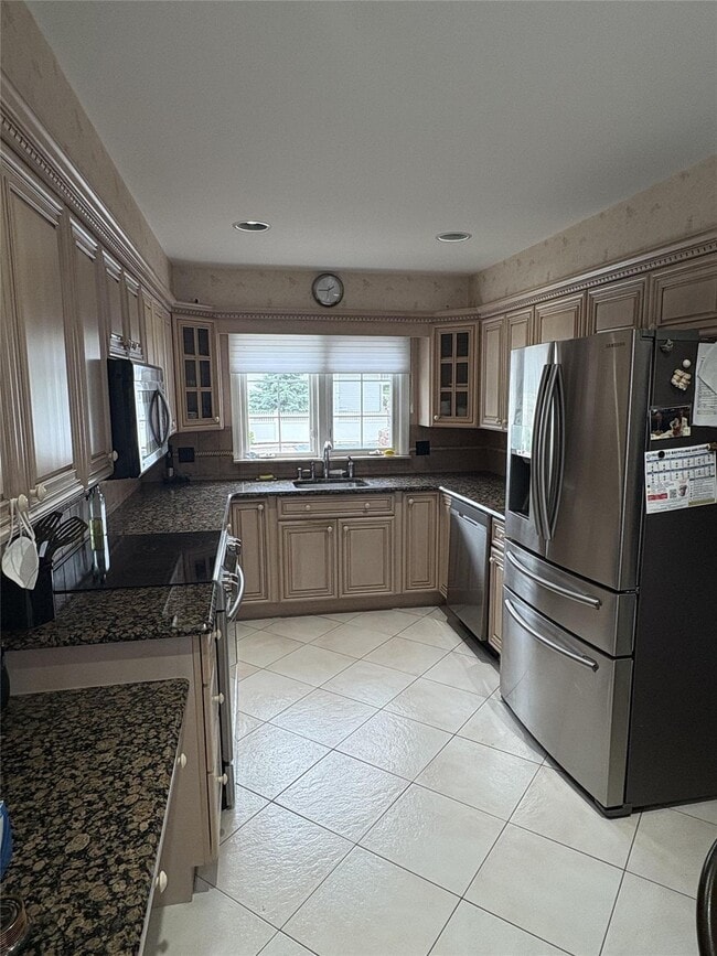 Building Photo - 38 Bradish Ln