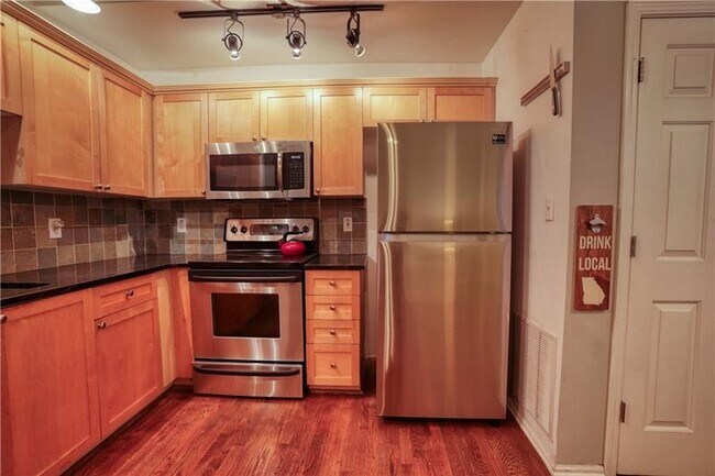 Building Photo - 1026 St Charles Ave NE